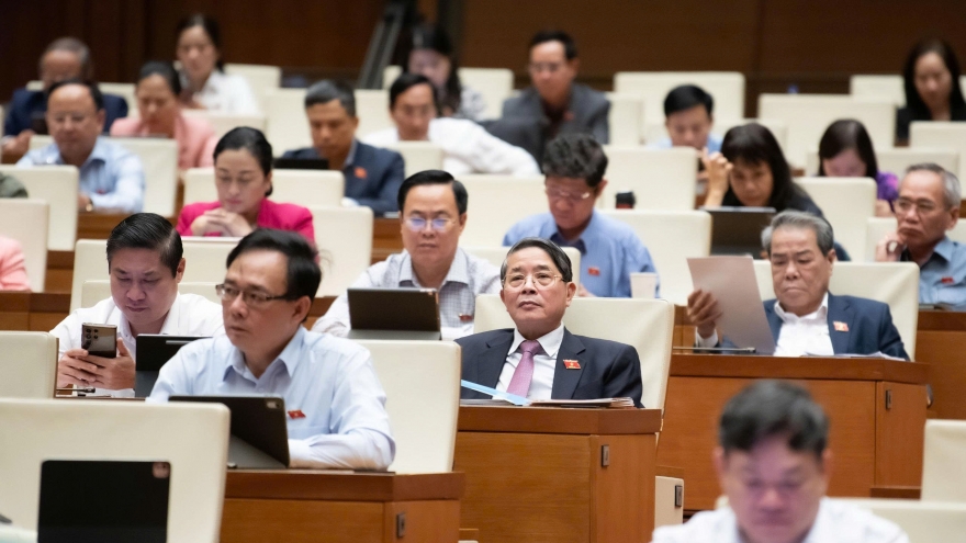 Phạm nhân được hiến mô, bộ phận cơ thể; người bị tạm giữ, tạm giam được nhận quà