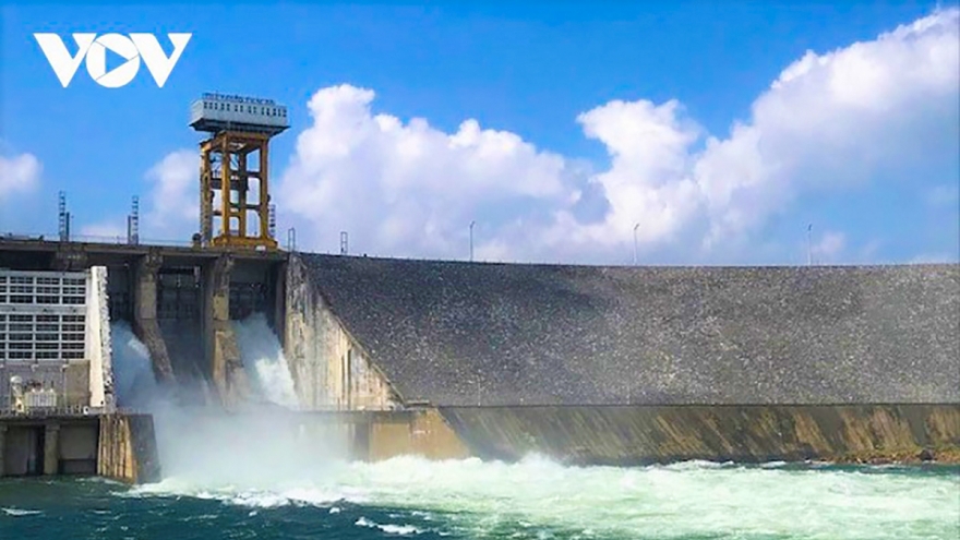Thủy điện phải "chia lửa" nguồn nước với hạ du trong mùa cạn