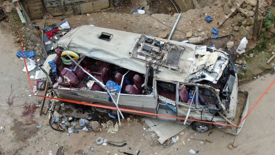 Nguyên nhân vụ lật xe chở đoàn thiện nguyện ở Lào Cai khiến 9 người chết