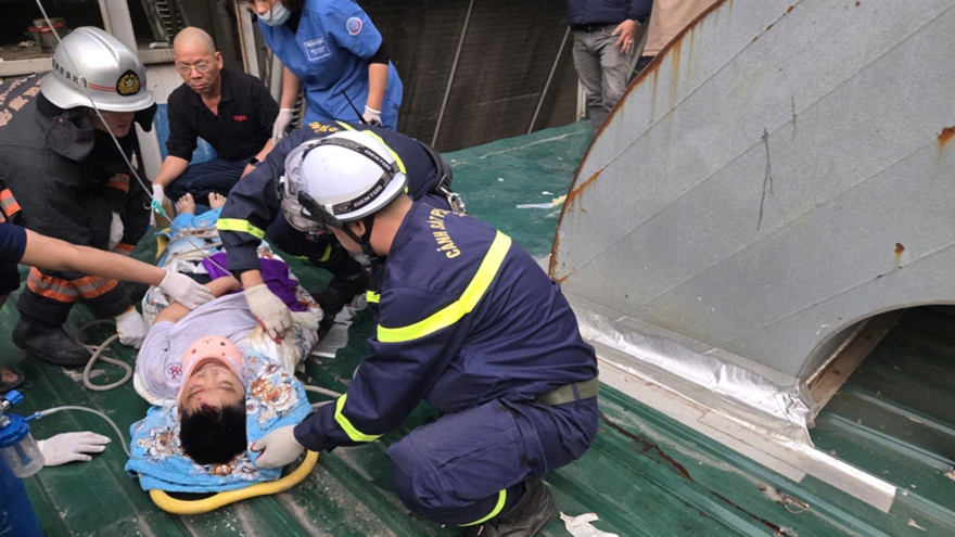 Cháu bé rơi từ tầng cao chung cư ở Hà Đông, Hà Nội