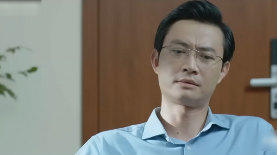 "Lằn ranh" tập 24: Khắc nói không biết Vinh đánh bạc nhưng chuyển khoản liên tục