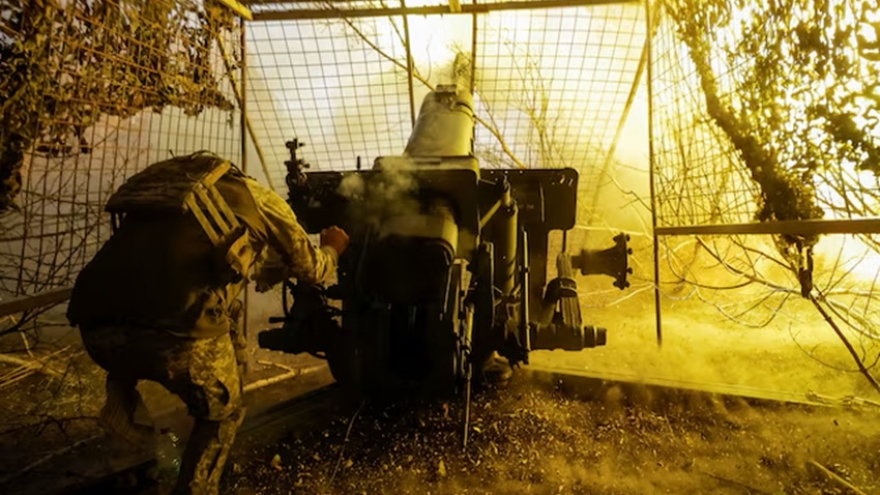 Toàn cảnh quốc tế trưa 11/12: FPV Nga thiêu rụi thiết giáp CV90 của Ukraine