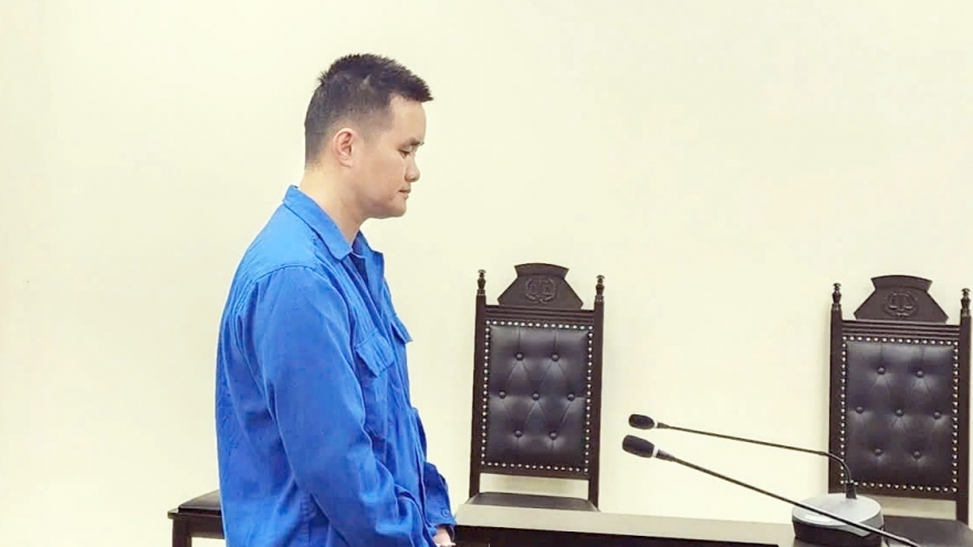 Tuyên án 16 năm tù chủ quán karaoke mua bán thiếu nữ làm nhân viên rót bia