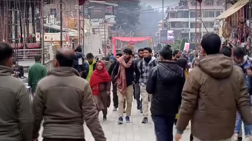 Du khách đổ về các thị trấn miền núi Ấn Độ, tránh ô nhiễm không khí ở New Delhi