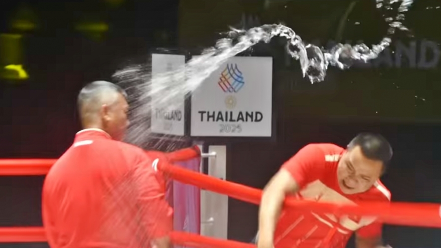 Võ sĩ Việt Nam bỏ thi đấu vì bị trọng tài xử ép ở SEA Games 33