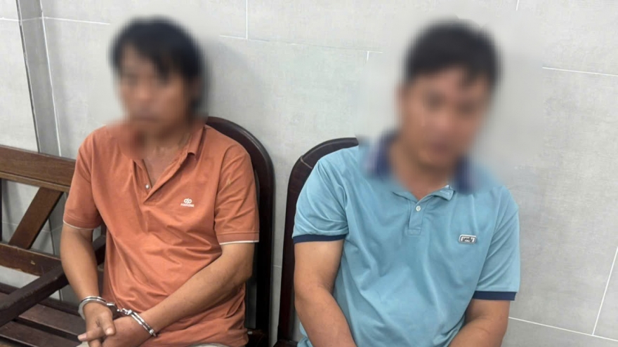 Giải cứu thiên nga trắng bị bắt trộm ở Thảo Cầm viên Sài Gòn, xử lý 2 đối tượng