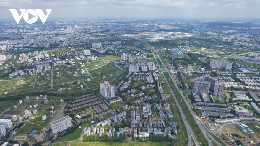 Để giá bất động sản không tăng nóng trong năm 2026