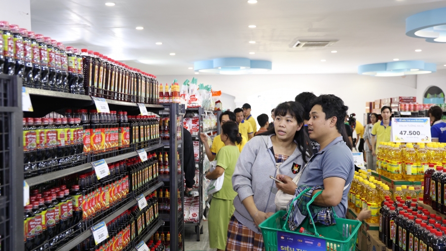 TP.HCM tổ chức "siêu thị 0 đồng" chăm lo Tết cho 15.000 hộ khó khăn