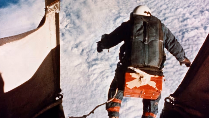 Joe Kittinger và cú nhảy từ rìa không gian làm nên lịch sử năm 1960