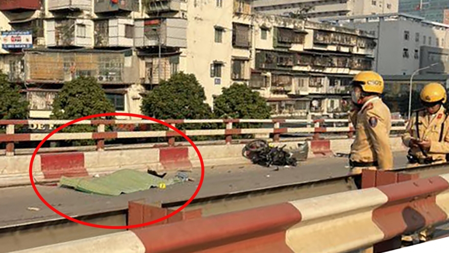 Tai nạn liên hoàn trên cầu vượt ngã tư Vọng, Hà Nội khiến 1 người tử vong