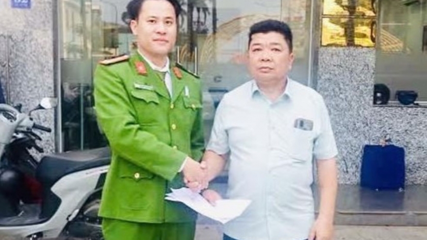 Chủ vựa cá ở Quảng Trị trả lại hơn 200 triệu đồng do người khác chuyển nhầm