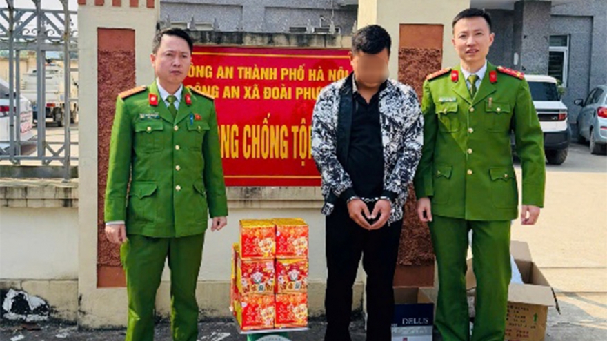 Phát hiện 15,2kg pháo nổ giấu trong nhà 1 thanh niên ở Đoài Phương, Hà Nội
