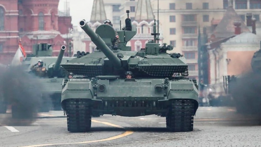 Hệ thống Arena-M: Tấm khiên thép bảo vệ xe tăng Nga trước bão UAV