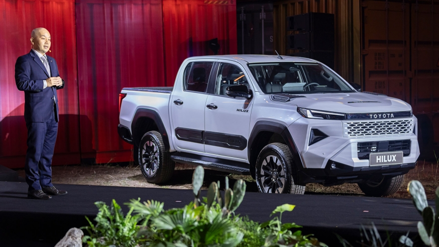 Toyota Việt Nam chính thức giới thiệu Hilux thế hệ mới, giá từ 632 triệu đồng