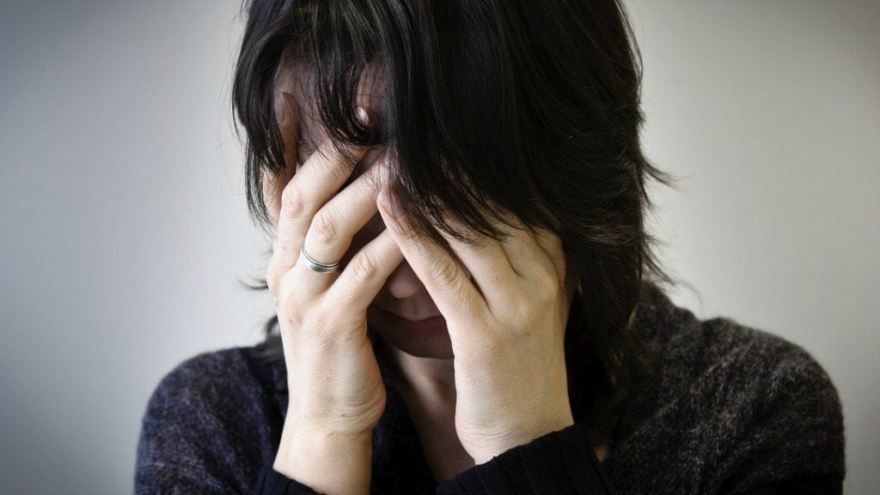 Giữ chồng vì nghĩa, người tình là say mê: Ranh giới của phụ nữ tuổi trung niên