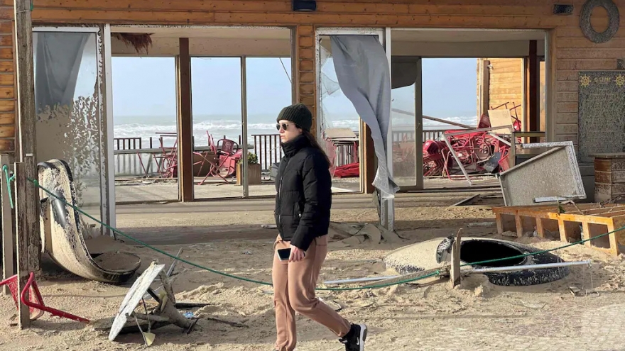 Mưa lớn tiếp diễn, gần 200.000 người ở Bồ Đào Nha vẫn sống trong cảnh mất điện