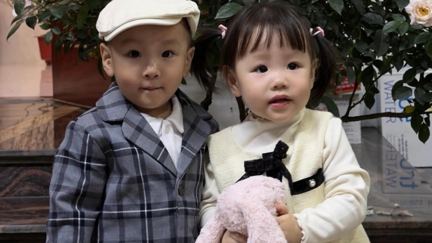 Sao Việt 23/2: Phương Oanh gây chú ý khi đăng ảnh hai con