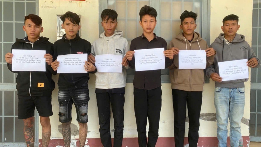 Bắt khẩn cấp 6 thanh thiếu niên sau vụ đánh người, đập phá tài sản