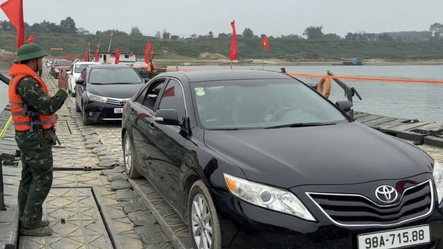 Cầu phao Đoan Hùng phục vụ hơn 76.000 lượt người và phương tiện dịp Tết