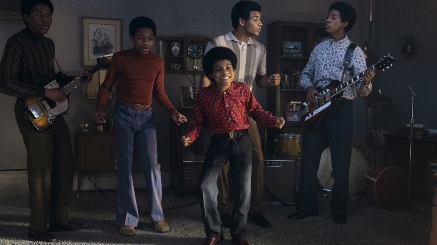 Phim tiểu sử về Michael Jackson hé lộ tuổi thơ nhiều áp lực của ông hoàng nhạc Pop