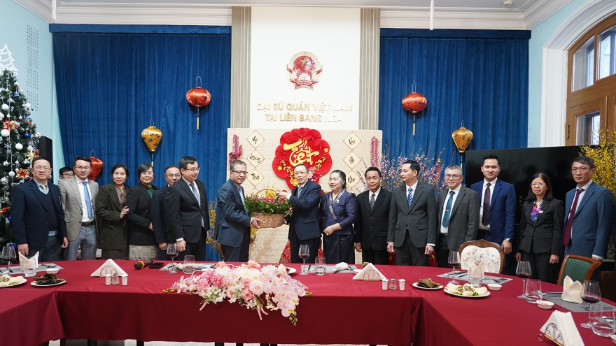 Xuân ấm tình anh em Việt - Lào tại Liên bang Nga