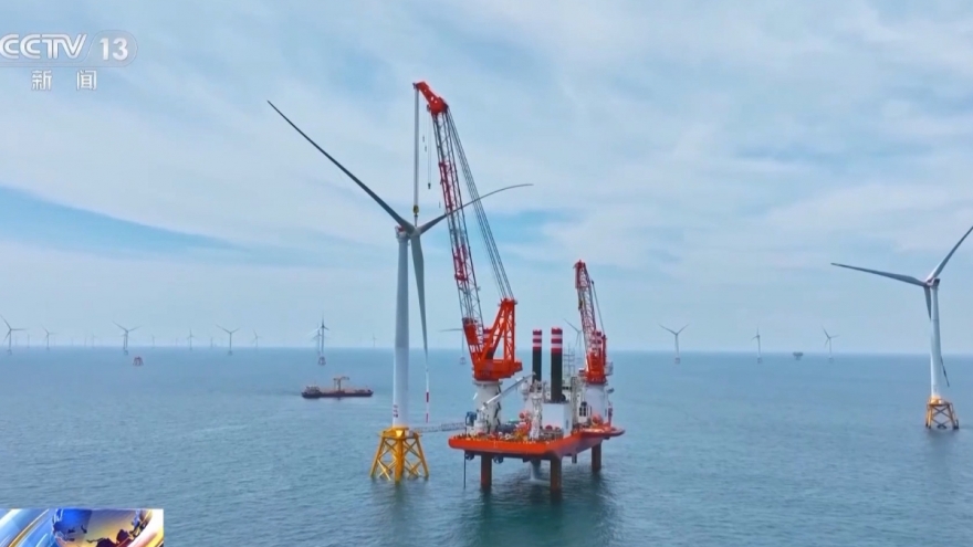 Công suất lắp đặt điện gió và điện mặt trời của Trung Quốc vượt 1,8 tỷ kW