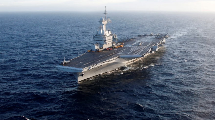 Thụy Điển vô hiệu hóa thiết bị bay không người lái gần tàu sân bay của Pháp