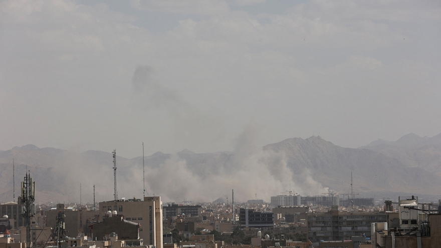 Israel mở đợt không kích mới vào Iran