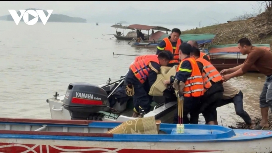 Khắc phục vụ TNGT đường thủy đặc biệt nghiêm trọng trên hồ Thác Bà