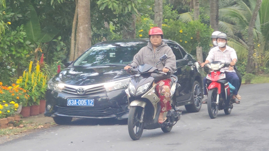 Thông tin vụ ô tô biển số xanh liên quan vụ tai nạn giao thông ở Đồng Tháp