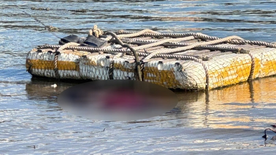 Phát hiện thi thể nghi nữ giới tại cửa biển Nhật Lệ