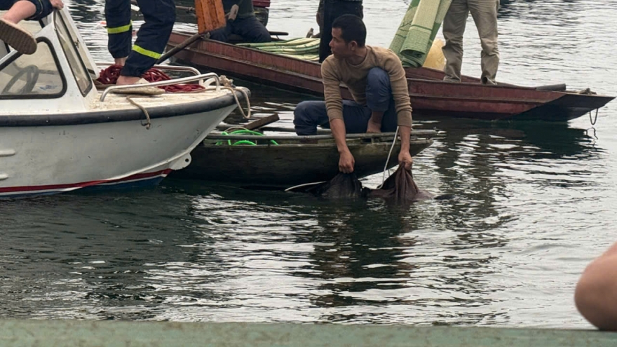 Đã tìm thấy thi thể nạn nhân cuối cùng vụ lật thuyền trên hồ Thác Bà