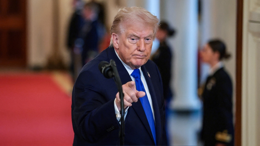 Ông Trump cân nhắc không kích Iran, chờ đánh giá từ các đặc phái viên