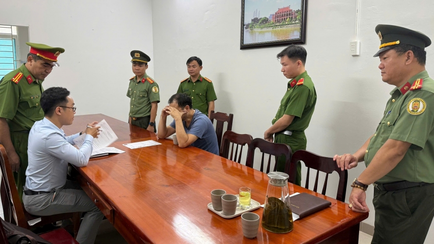 Trục xuất đối tượng bị Interpol truy nã