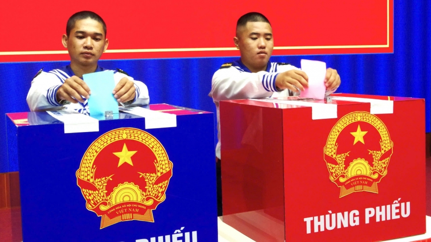 Vùng 2 Hải quân tổ chức bầu cử sớm cho hơn các cử tri trên biển