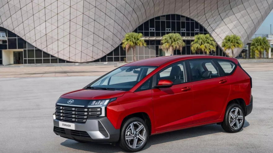 Mitsubishi Xpander AT Premium VS Hyundai Stargazer cao cấp 2026