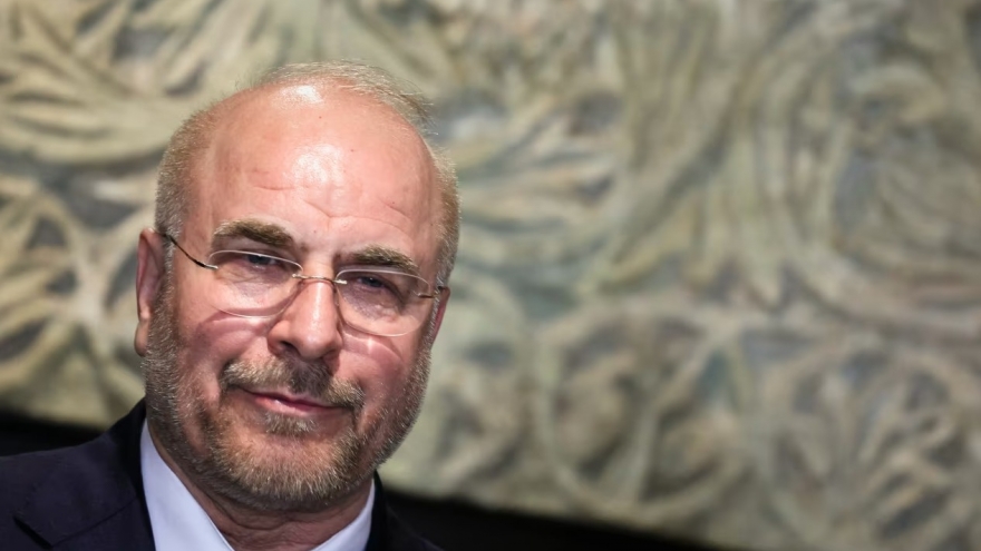 Iran cảnh báo eo biển Hormuz “sẽ không còn như trước”