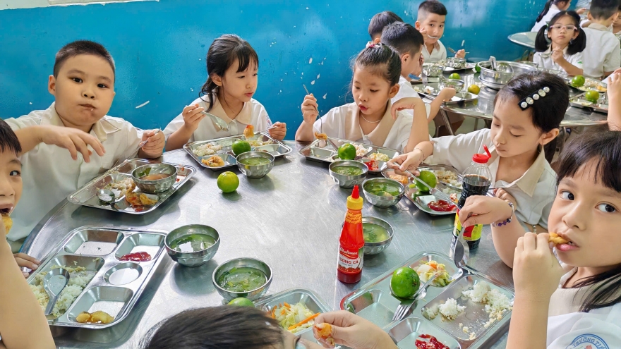 Hà Nội ban hành quy trình 10 bước tổ chức bữa ăn bán trú cho học sinh