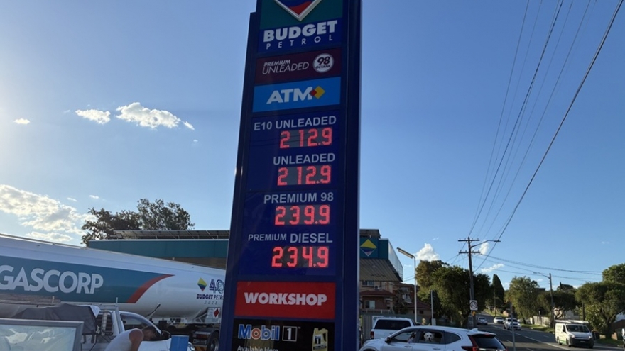 Australia: Tăng giá xăng dầu bất hợp lý có thể bị phạt tới 100 triệu AUD