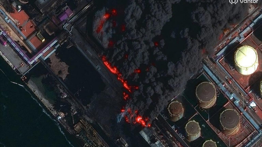 Ukraine oanh kích sâu lãnh thổ Nga, nhắm vào các cảng dầu chiến lược