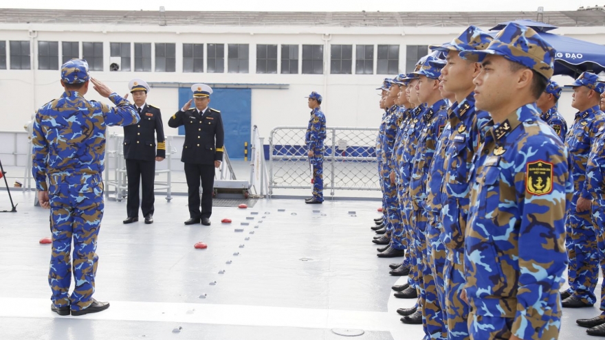 Tàu Hải quân Việt Nam - Trung Quốc luyện tập đón Bộ trưởng Quốc phòng hai nước