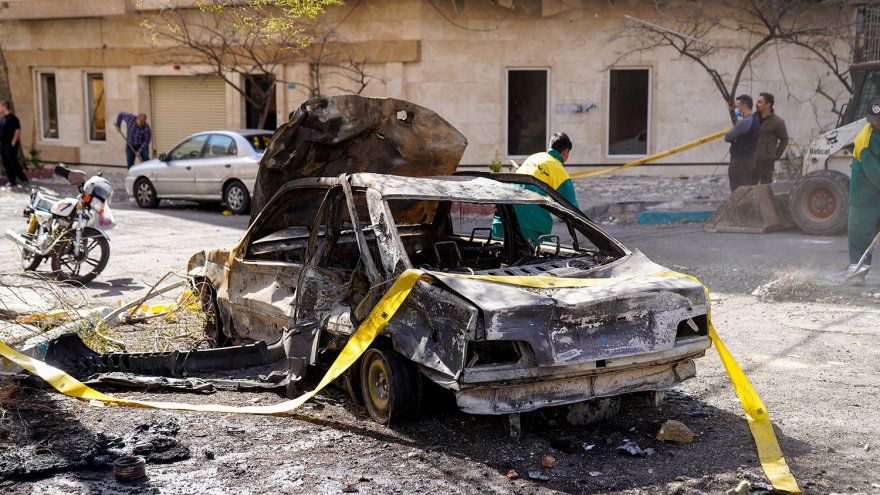 Mỹ - Israel tấn công Iran: Loạt vụ nổ mới xảy ra ở Tehran