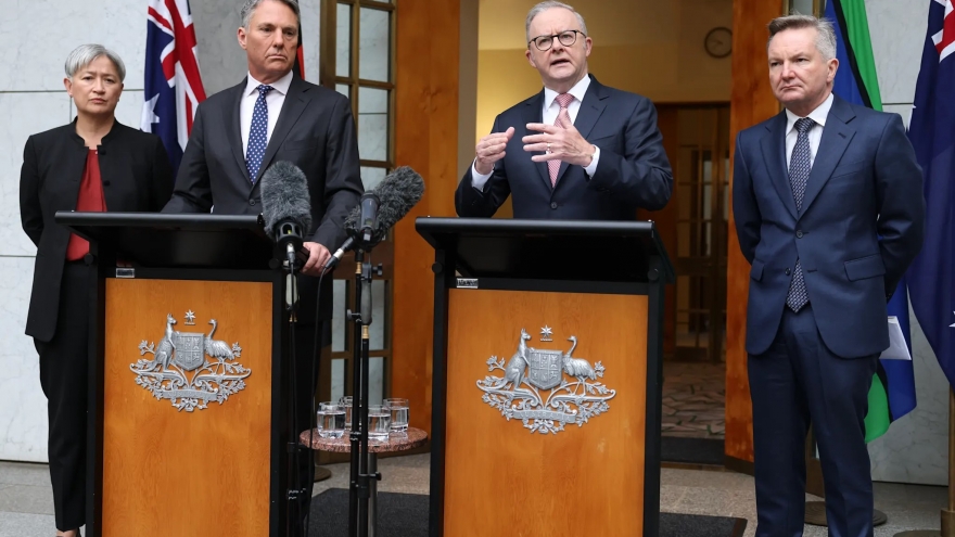 Australia chuyển tên lửa và cử máy bay do thám đến Trung Đông