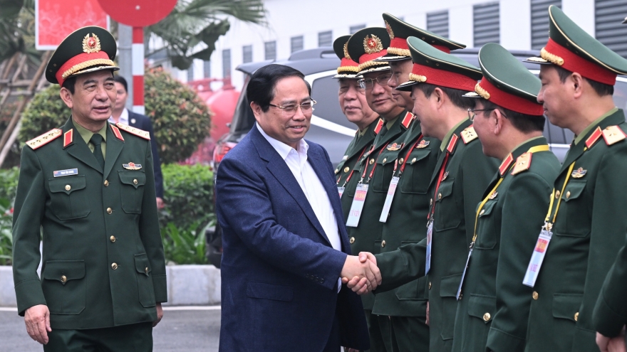Thủ tướng: Phát huy tinh thần tự lực, tự cường phát triển công nghiệp quốc phòng