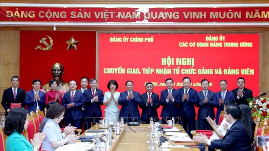 Hội nghị chuyển giao, tiếp nhận tổ chức đảng và đảng viên của 5 đảng bộ
