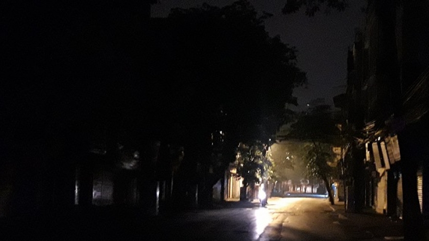 Chả biết đường nào mà lần