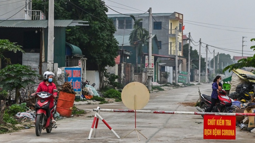 Cận cảnh thôn Hạ Lôi, Mê Linh (Hà Nội) ngày đầu cách ly