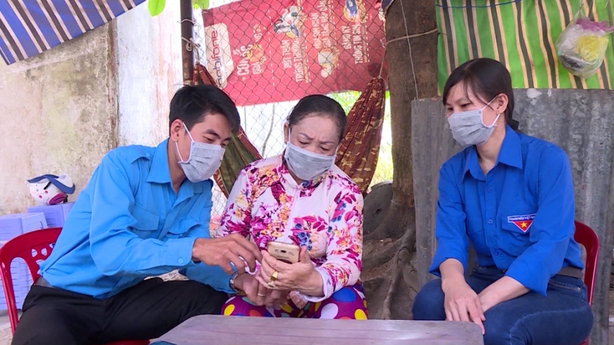 “Đến từng ngõ, gõ từng nhà” giúp người dân khai báo y tế