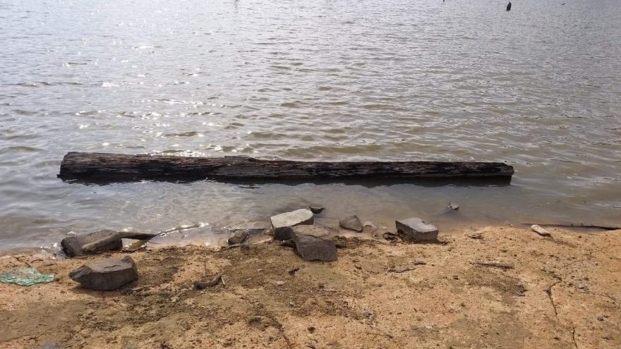 Tắm đập, 2 cháu bé chết đuối thương tâm