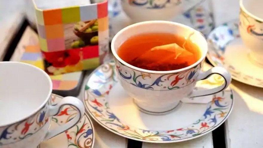 Lợi ích làm đẹp không ngờ từ bã trà túi lọc